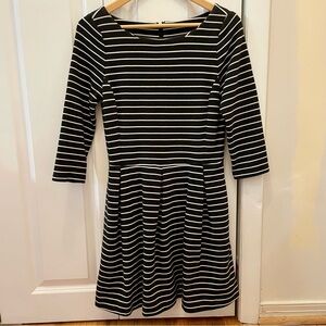 Banana Republic Striped 3/4 Sleeve Fit & Flare dress